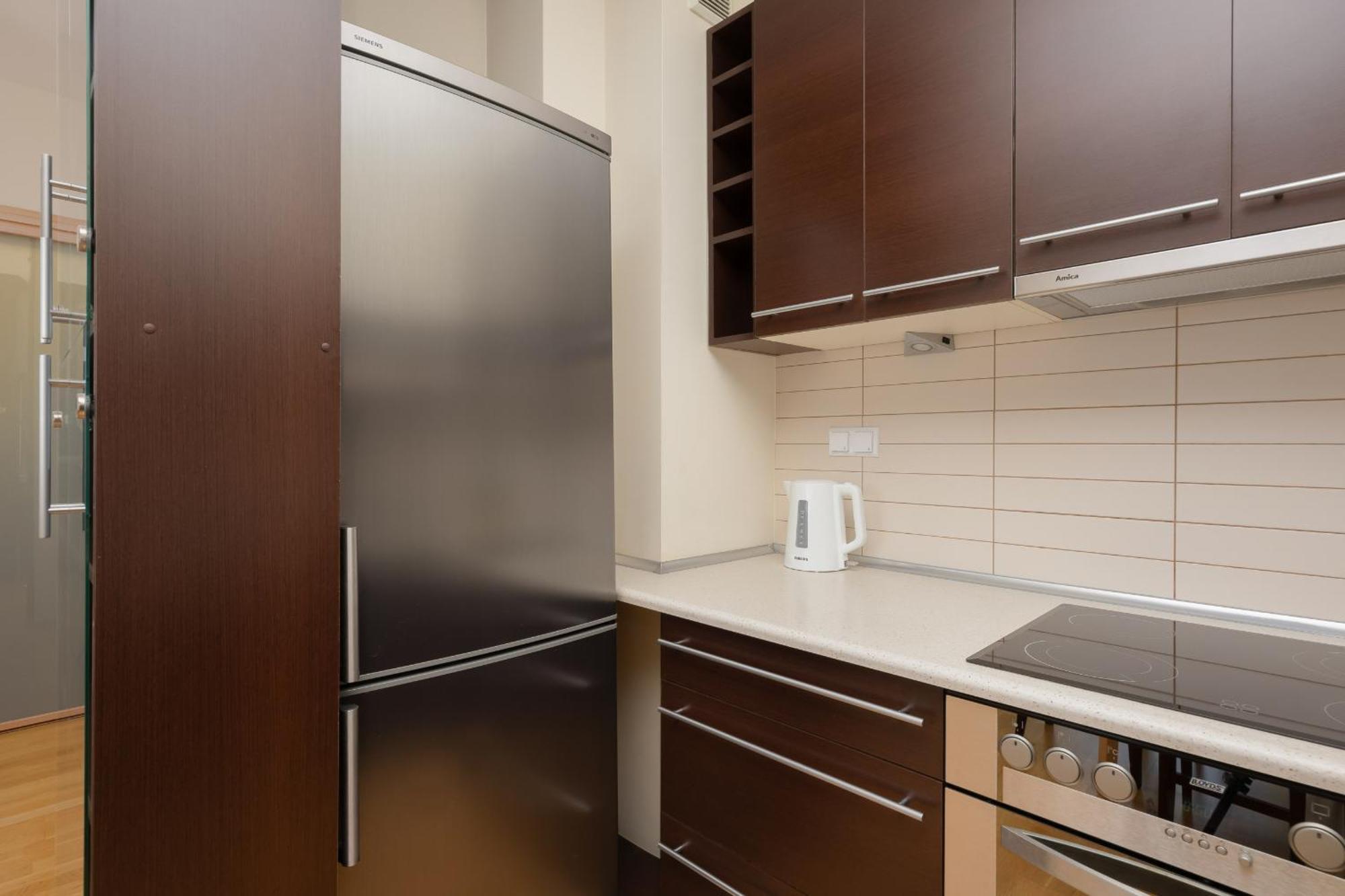 Apartament Modern & Spacious With Balcony And Parking By Renters