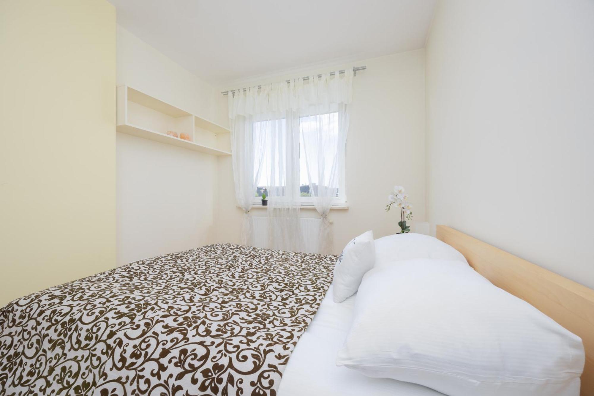 Apartament Modern & Spacious With Balcony And Parking By Renters Warszawa