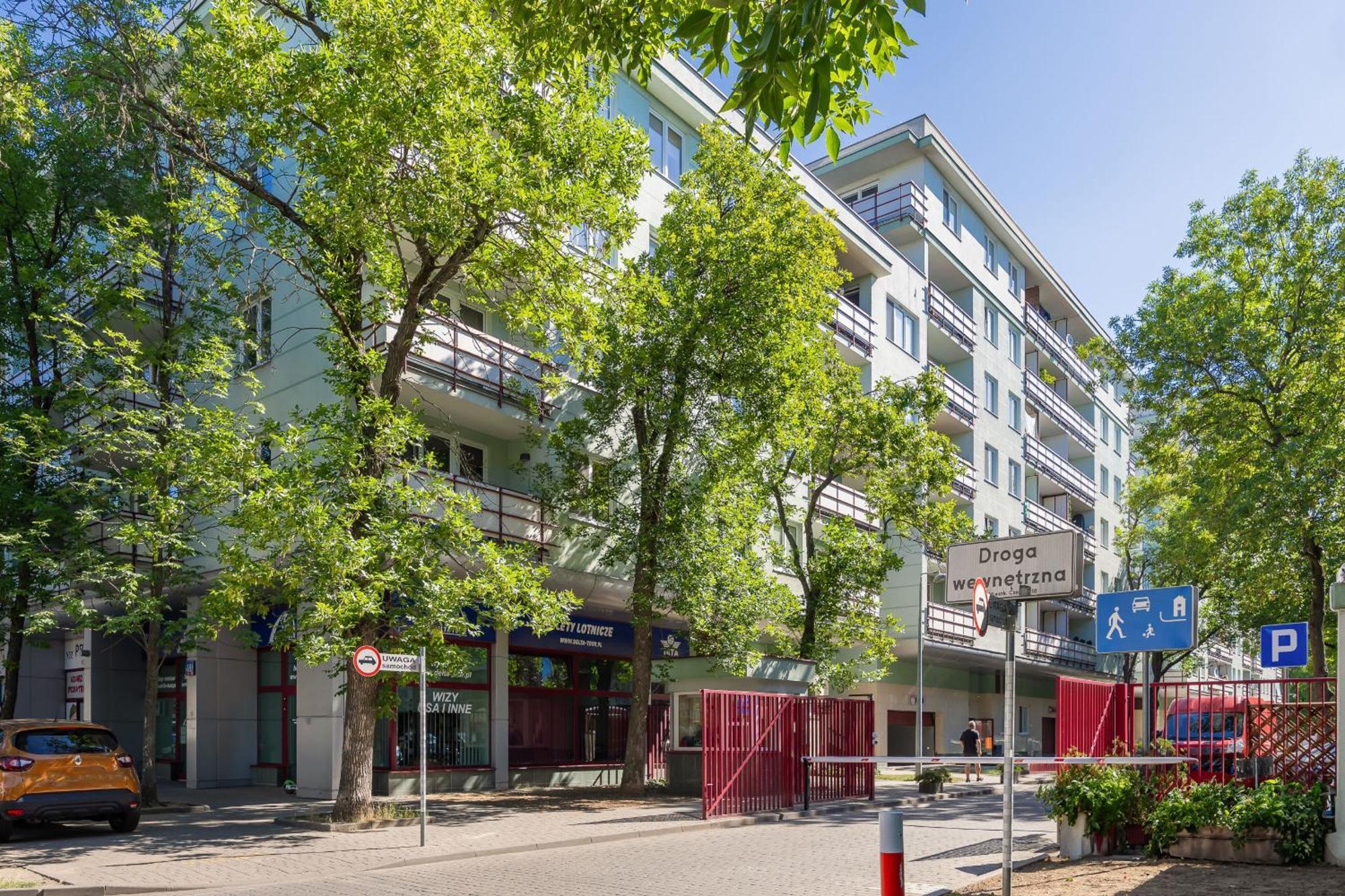 Modern & Spacious With Balcony And Parking By Renters * Warszawa